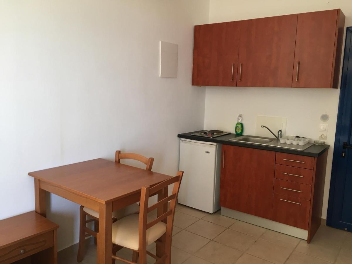 Eugenia Travasarou Sea View Appartments 酒店
