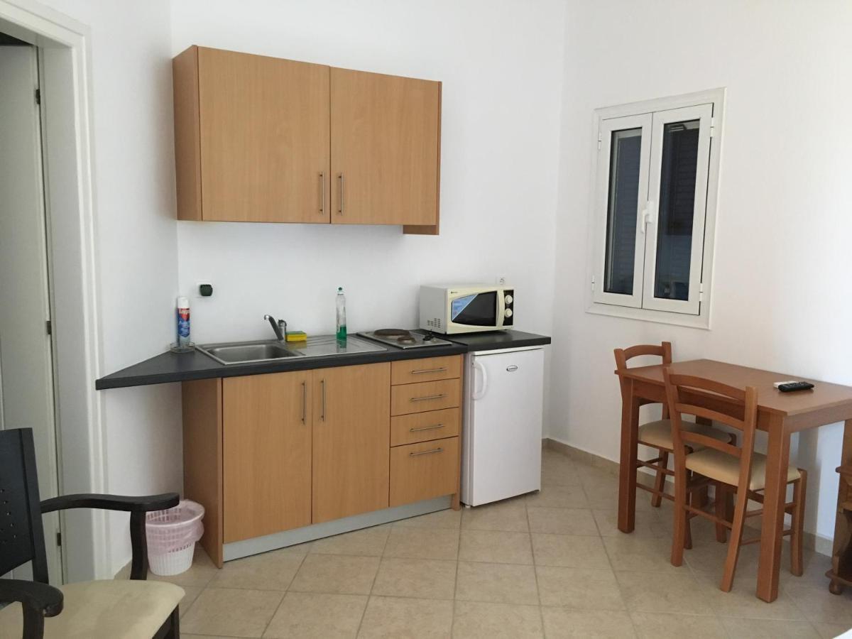 Eugenia Travasarou Sea View Appartments 酒店 3*