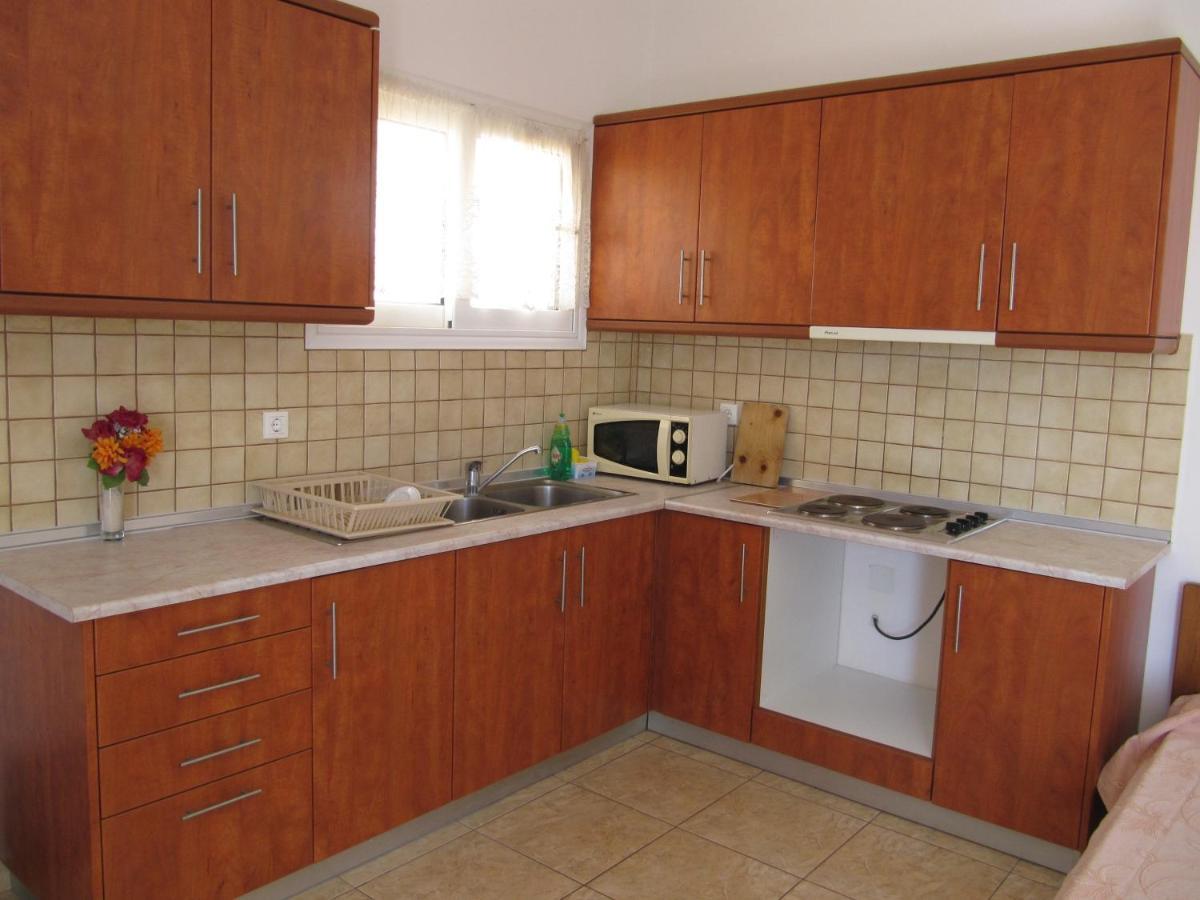 Eugenia Travasarou Sea View Appartments Hotel Diakofti